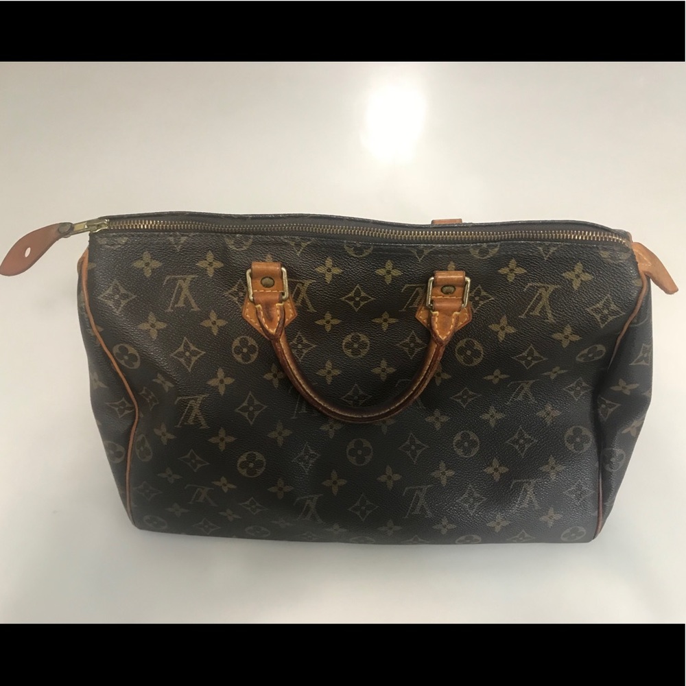 Louis Vuitton Monogram Speedy 35